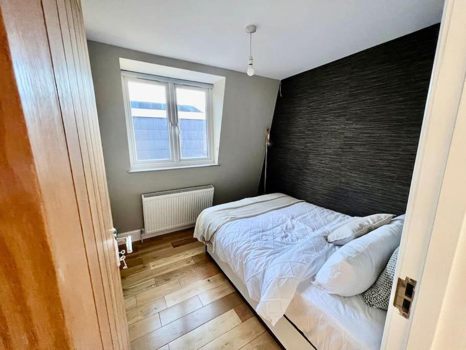 Lovely Two Bed Flat Londra Esterno foto