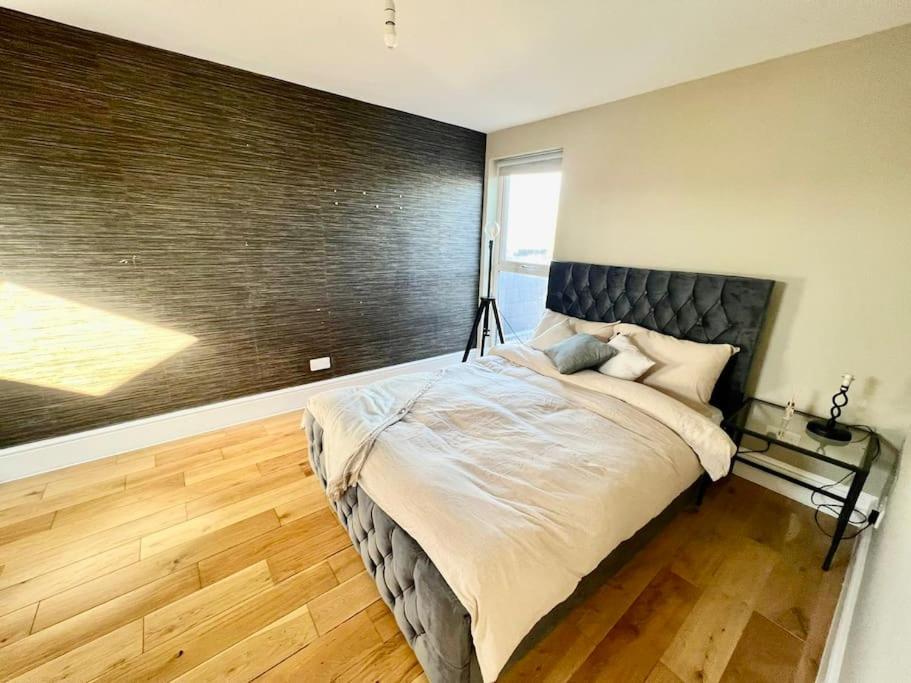 Lovely Two Bed Flat Londra Esterno foto